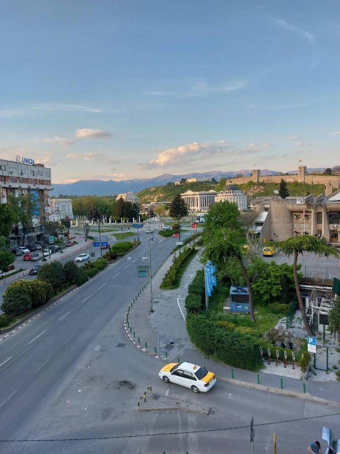 Home Apartment Luna Skopje Esterno foto